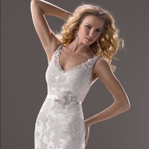 Maggie Sottero Sawyer size 6